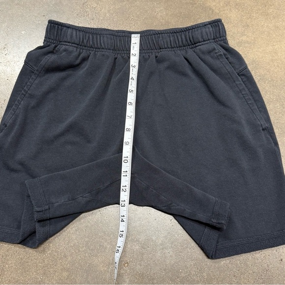 Nike Yoga Therma-FIT Core Shorts Black Iron Grey | Dri-FIT Warm Training - Picture 8 of 10